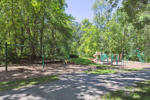 4912 W Upland Crest, Minneapolis, MN 55421