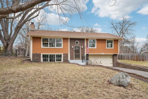 16210 Woodland Lane, Minnetonka, MN 55345