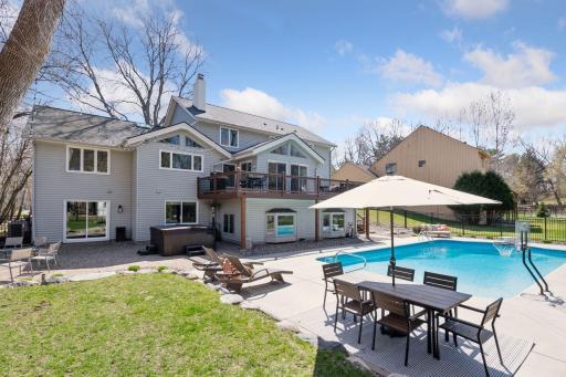 15600 White Pine Drive, Wayzata, MN 55391