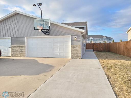 1910 41st Avenue S, Moorhead, MN 56560