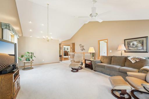 14603 Beverley Lane, Savage, MN 55378