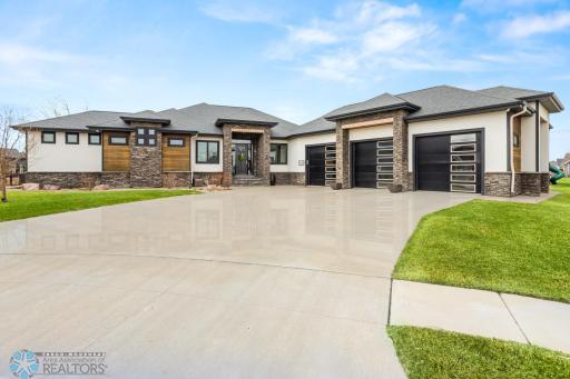 1069 49th Terrace W, West Fargo, ND 58078