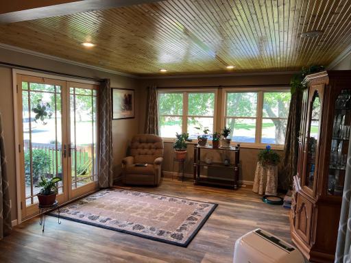 220 Minnesota Avenue NE, Warroad, MN 56763