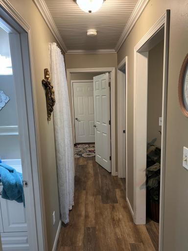 220 Minnesota Avenue NE, Warroad, MN 56763