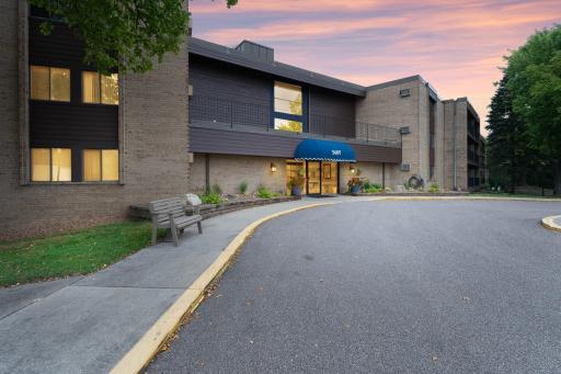 1-web-or-mls-5697_Green_Circle_Dr_Unit_319-107 copy.jpg