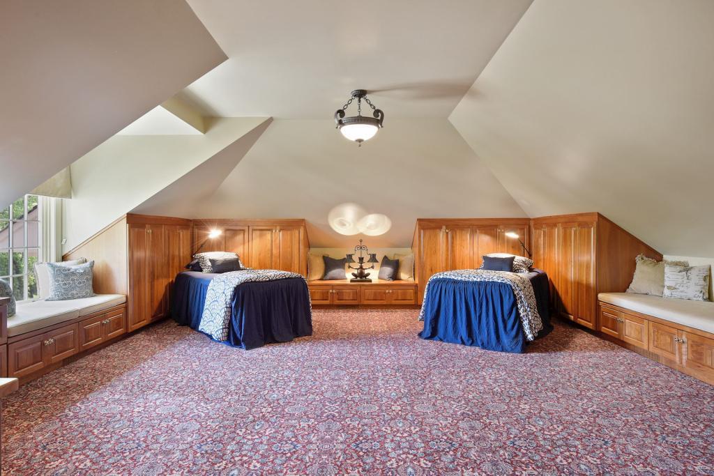 Upper level bedroom or flex space!