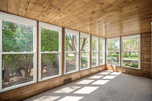 Do you like plants, desire a restful place in your home, or just like natural light? This room is perfect for you.