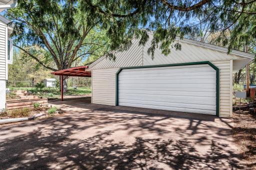 Oversized garage ready for parking or your next workshop