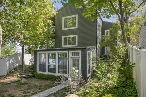 613 Cromwell Avenue, Saint Paul, MN 55104