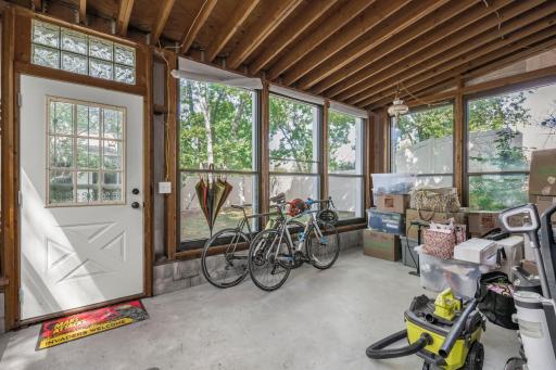 613 Cromwell Avenue, Saint Paul, MN 55104
