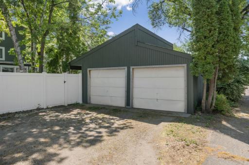 613 Cromwell Avenue, Saint Paul, MN 55104