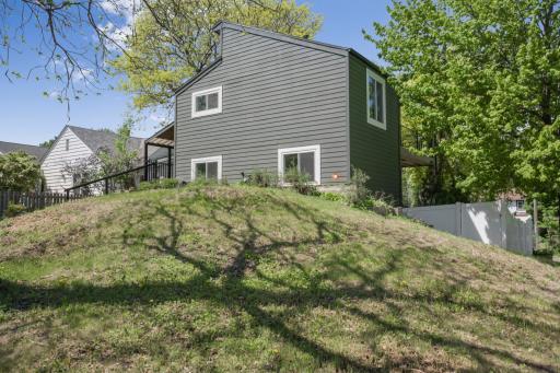 613 Cromwell Avenue, Saint Paul, MN 55104