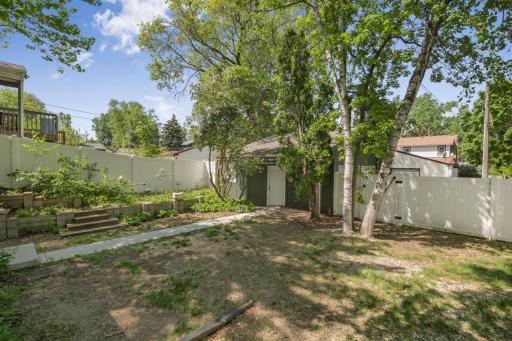 613 Cromwell Avenue, Saint Paul, MN 55104
