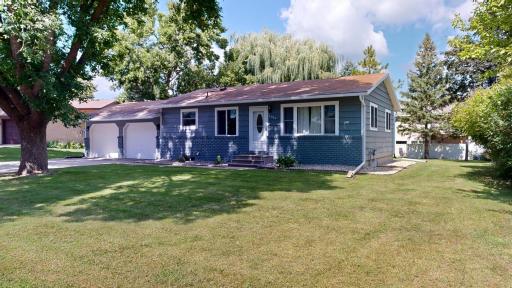 2304 3rd Avenue SE, Willmar, MN 56201