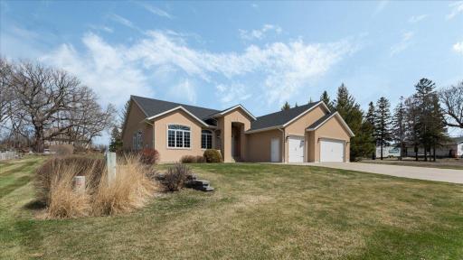 15 Bluegrass Drive NW, Alexandria, MN 56308