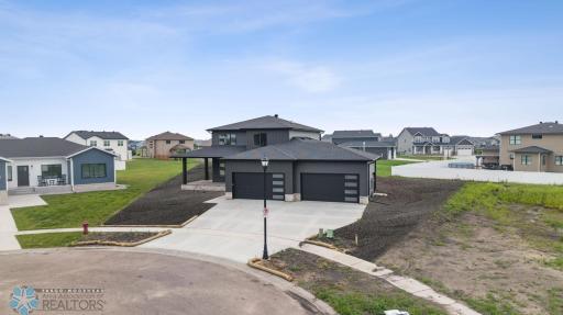 951 50th Avenue W, West Fargo, ND 58078