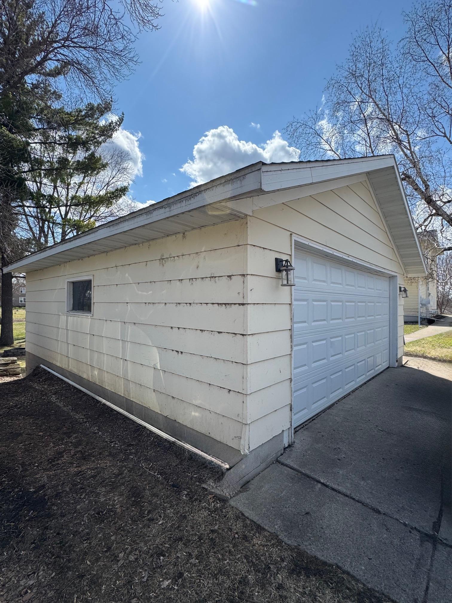 garage.jpg