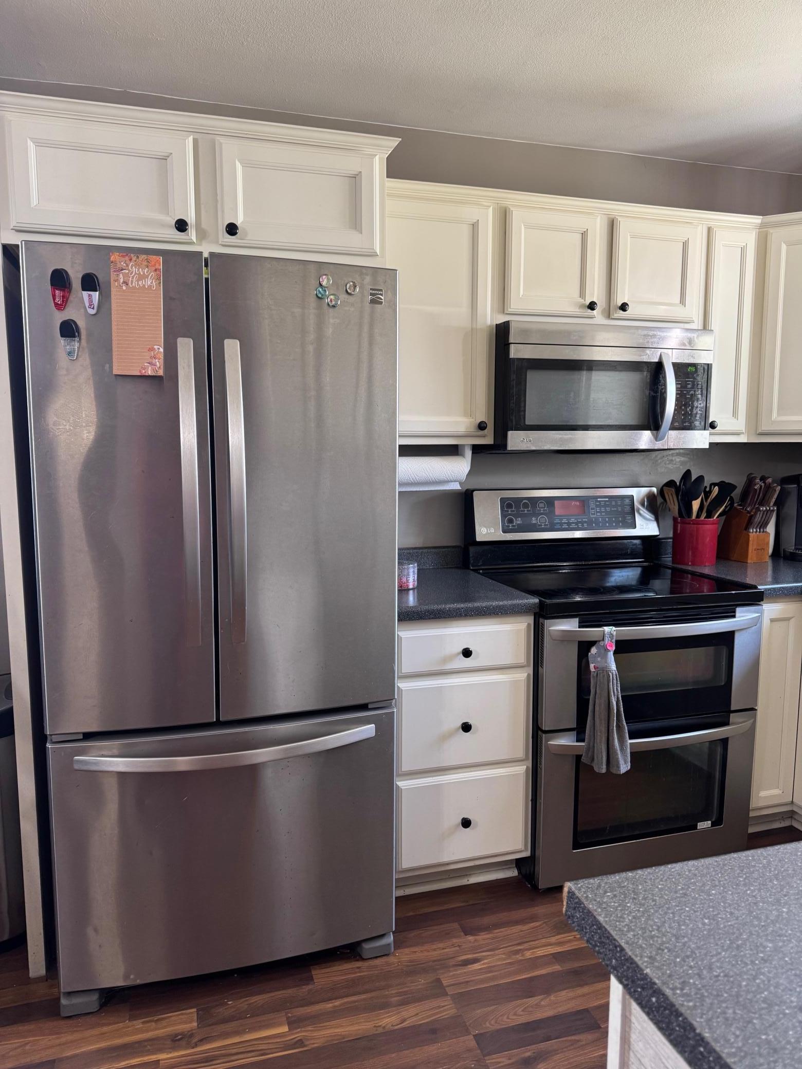kitchen 3.jpg