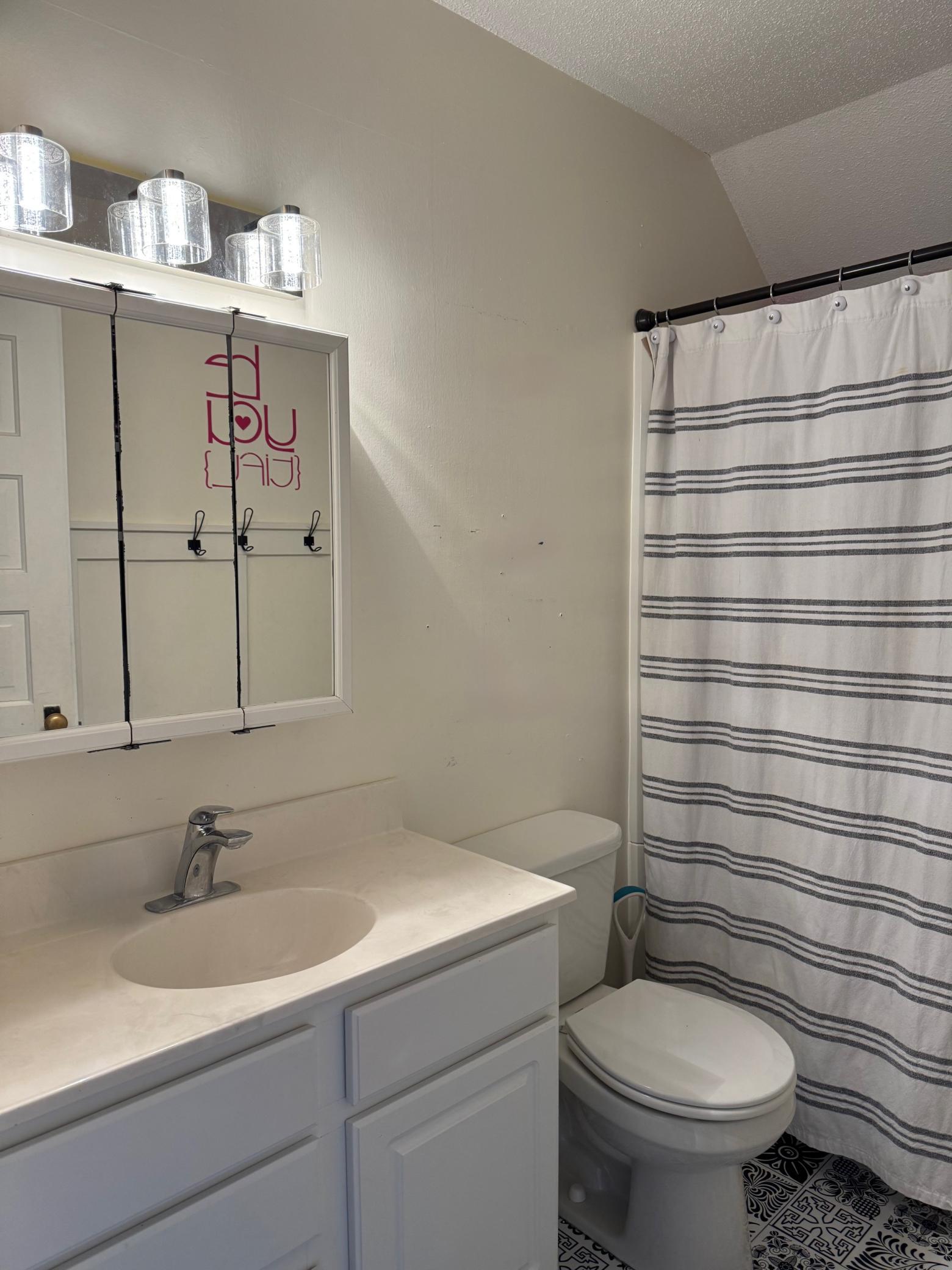 upper bath 2.jpg
