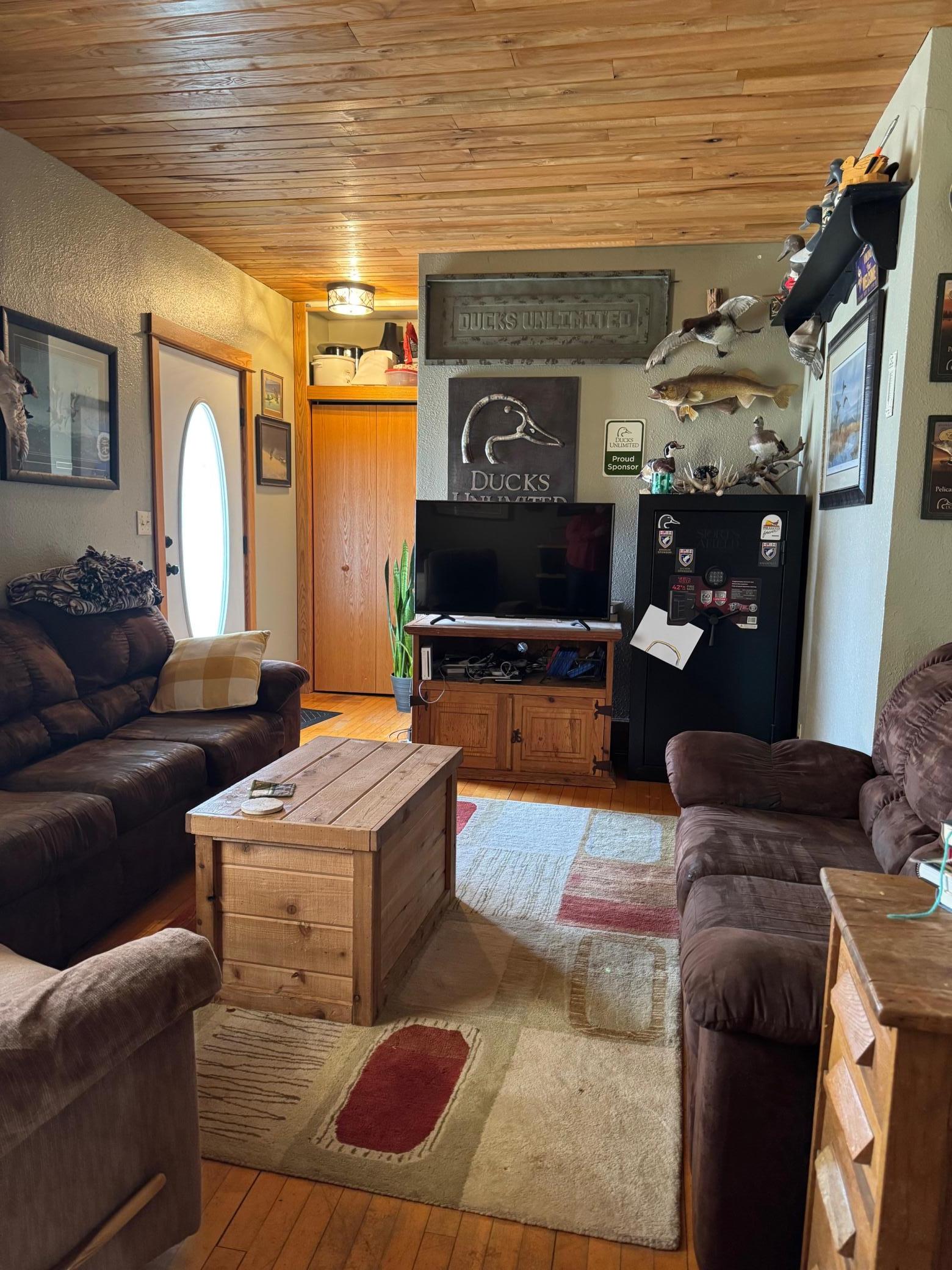 second livingroom mian level.jpg