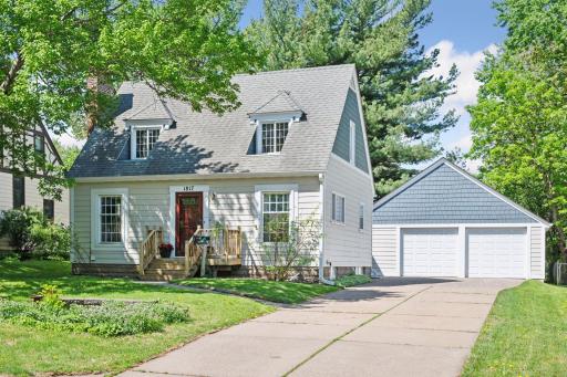 1817 Arona Street, Saint Paul, MN 55113