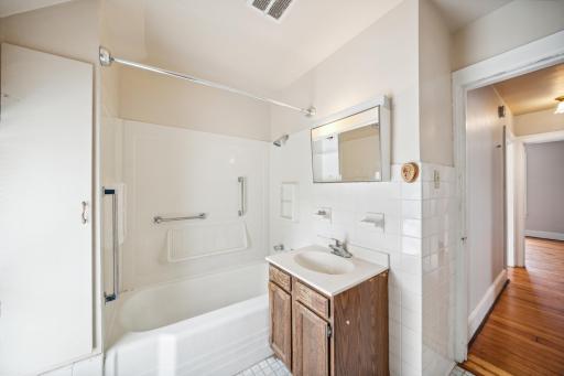 418 Baker Street W, Saint Paul, MN 55107