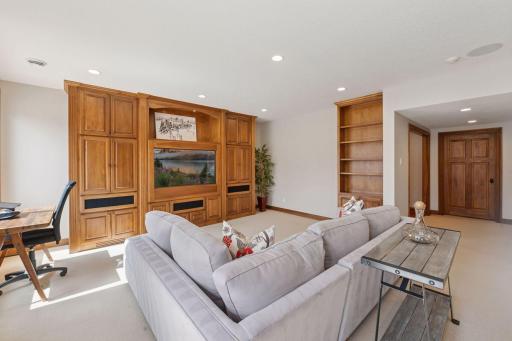 5170 Kelsey Terrace, Edina, MN 55436