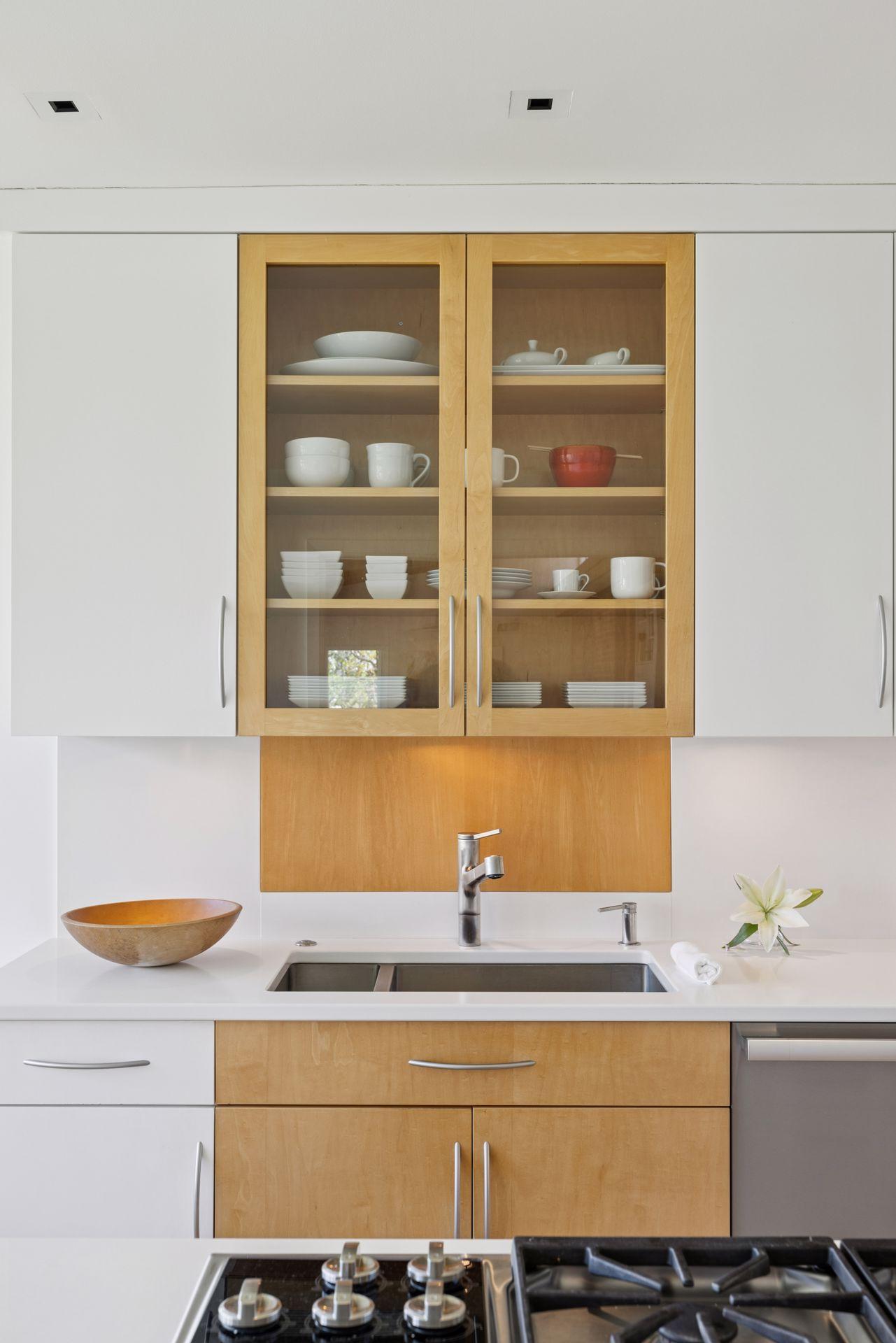 19. Kitchen.jpg