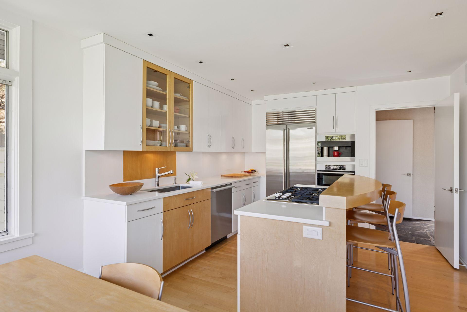 22. Kitchen.jpg