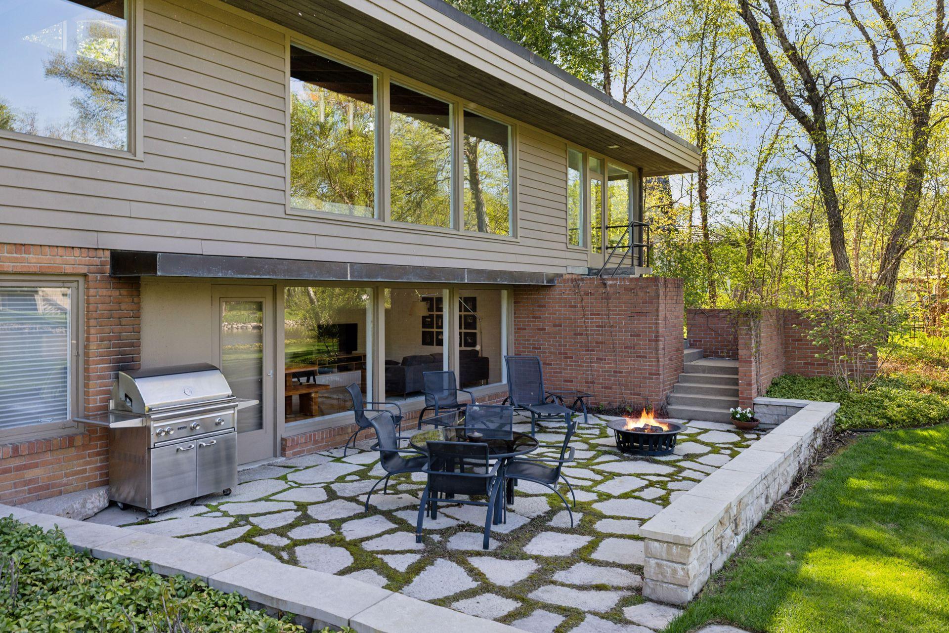 62. Creekside Patio.jpg
