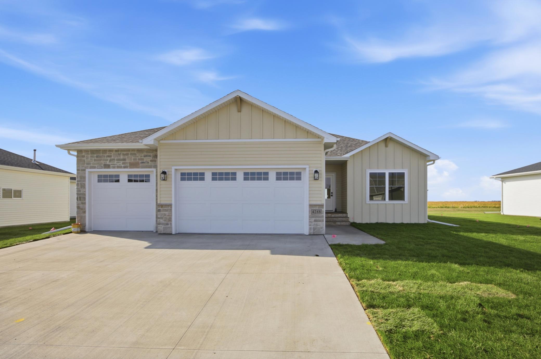 Property photo for 4288 Pine Parkway S, Fargo, ND 58104