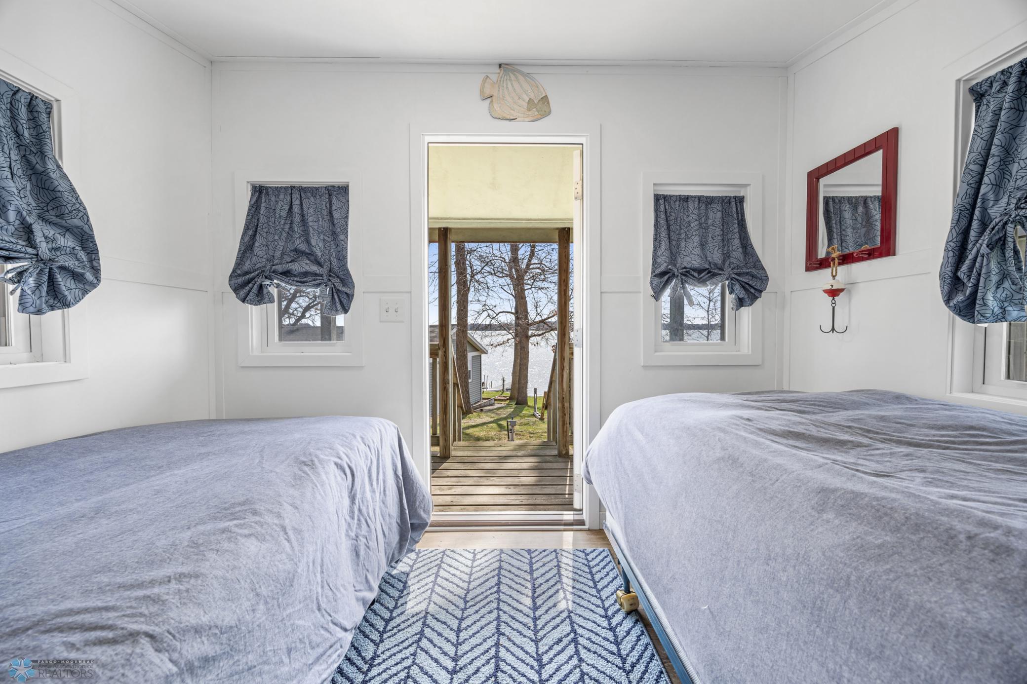 Bunkhouse with it's own view of the Lake!
