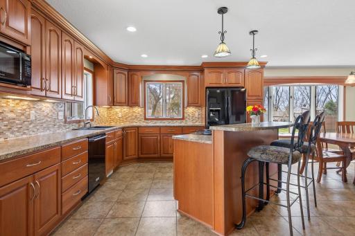 124 Twin Lake Boulevard, Little Canada, MN 55127
