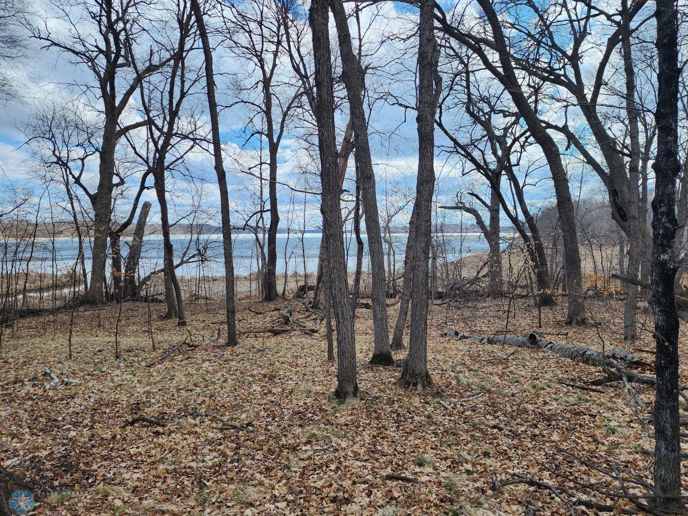 165 ft Shoreline