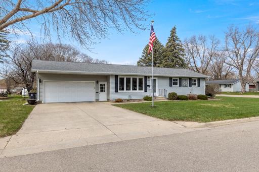 704 S 2nd Street, Marshall, MN 56258