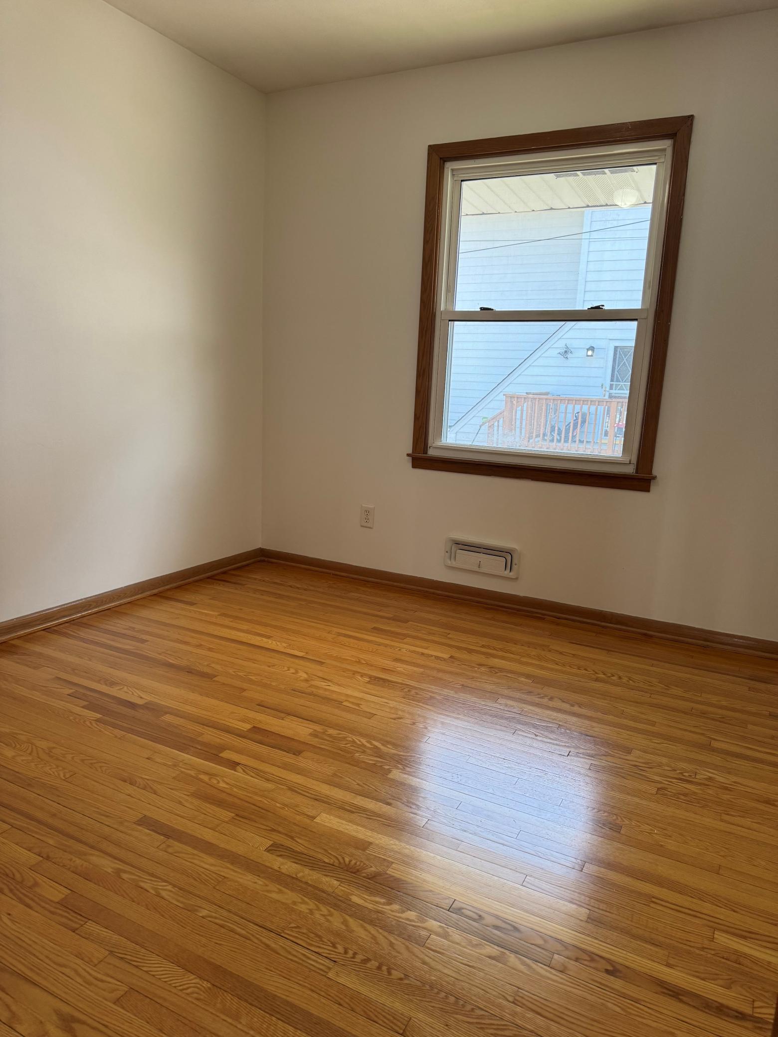 bedroom2.jpg