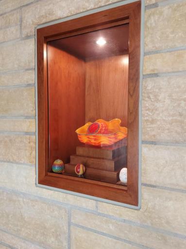 Become the curator of your home gallery as you do with your life. The ability to express your artistic inclinations is at home here. Multiple art niches provide you with ideal spaces to display 3 dimensional artworks. Appreciate sculptures.