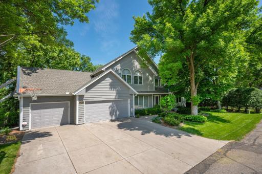 11943 Orchard Avenue W, Hopkins, MN 55305