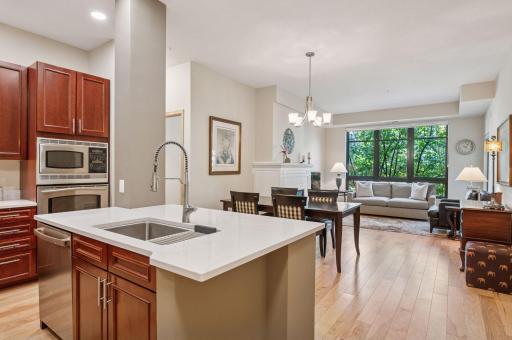 Flat finish 9.5 foot ceilings flow with the floor and you can see there is room for many guests here.