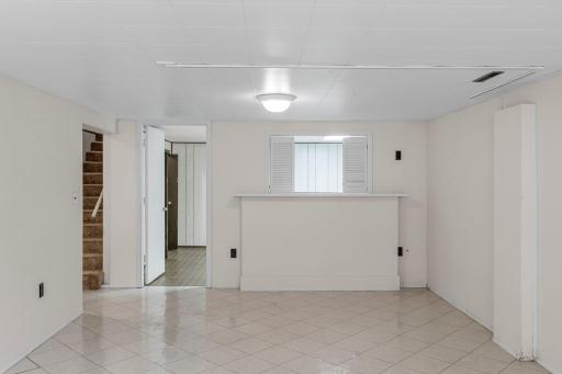 2126 Mapleview Avenue, Saint Paul, MN 55109