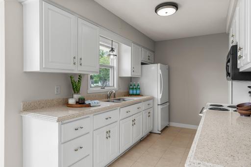 2126 Mapleview Avenue, Saint Paul, MN 55109