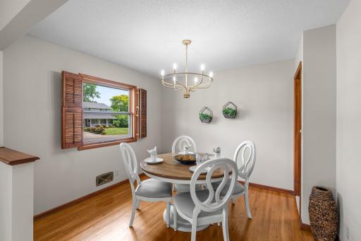 2126 Mapleview Avenue, Saint Paul, MN 55109