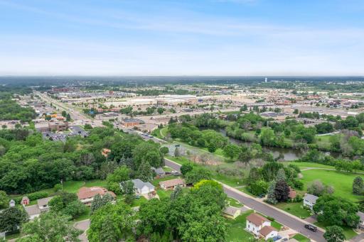 2126 Mapleview Avenue-the Maplewood Mall is so close, but Mapleview Avenue isn't a through-street to White Bear Avenue!