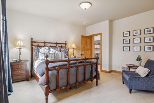 6 Red Forest Way, Saint Paul, MN 55127
