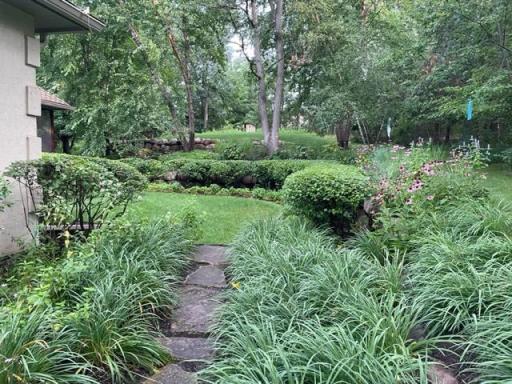 6 Red Forest Way, Saint Paul, MN 55127