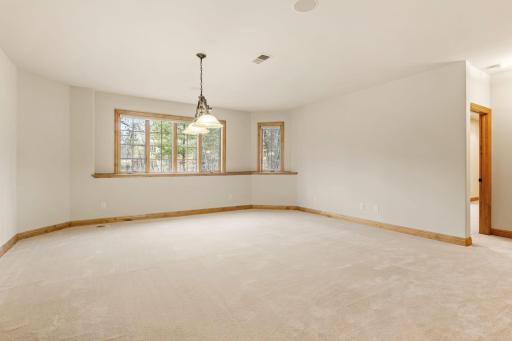 6 Red Forest Way, Saint Paul, MN 55127