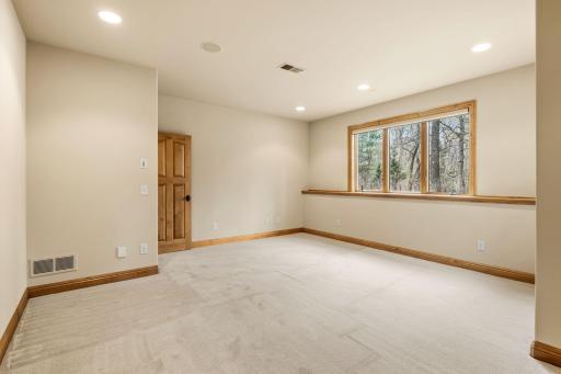 6 Red Forest Way, Saint Paul, MN 55127