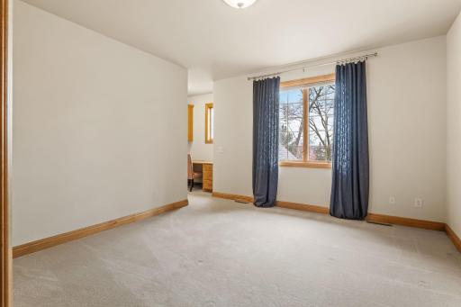 6 Red Forest Way, Saint Paul, MN 55127
