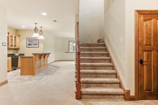 6 Red Forest Way, Saint Paul, MN 55127
