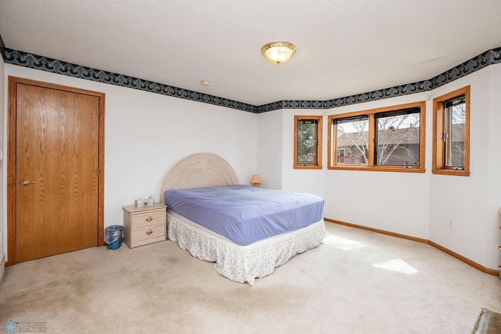 Spacious Primary Bdrm